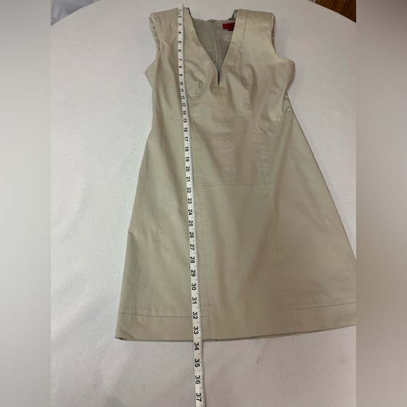 Hugo Boss Elegant Taupe Beige Structured Short Sleeveless Dress - 4 - Picture 13 of 13